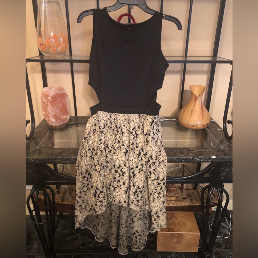 MINE LACED NWOT DRESS HI-LOW SIZE SMALL BLACK AND BEIGE - Picture 13 of 14
